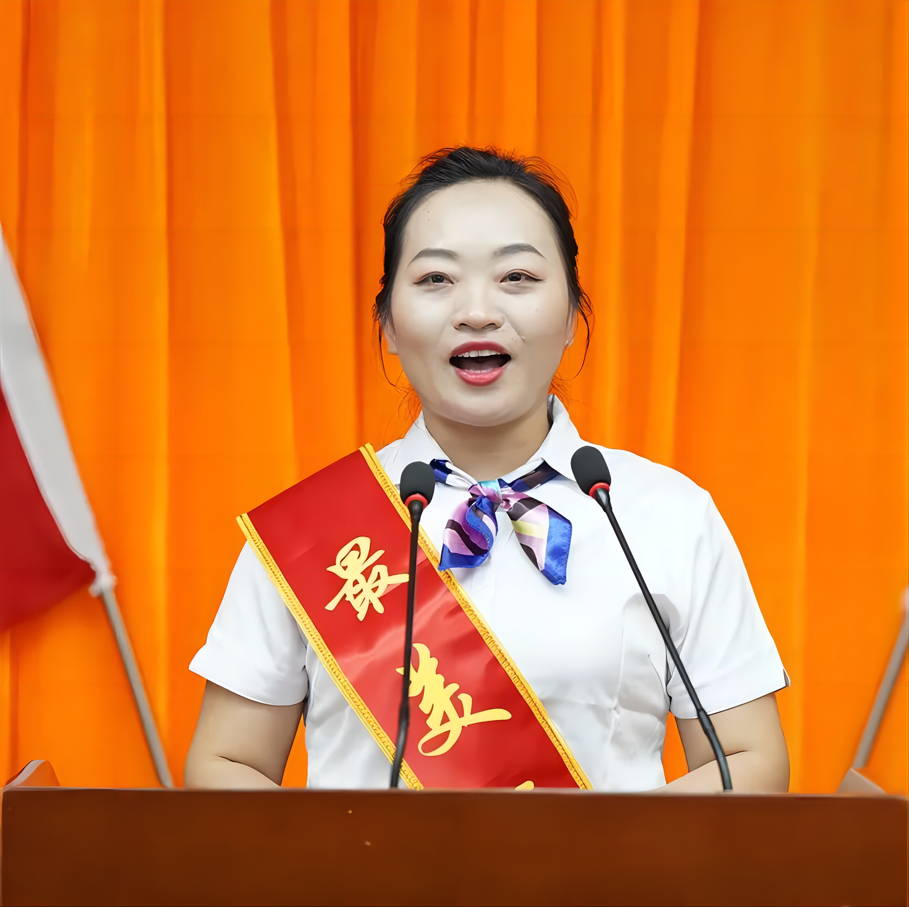 24f5852f70f74d5fa116f56bb28e4b3f