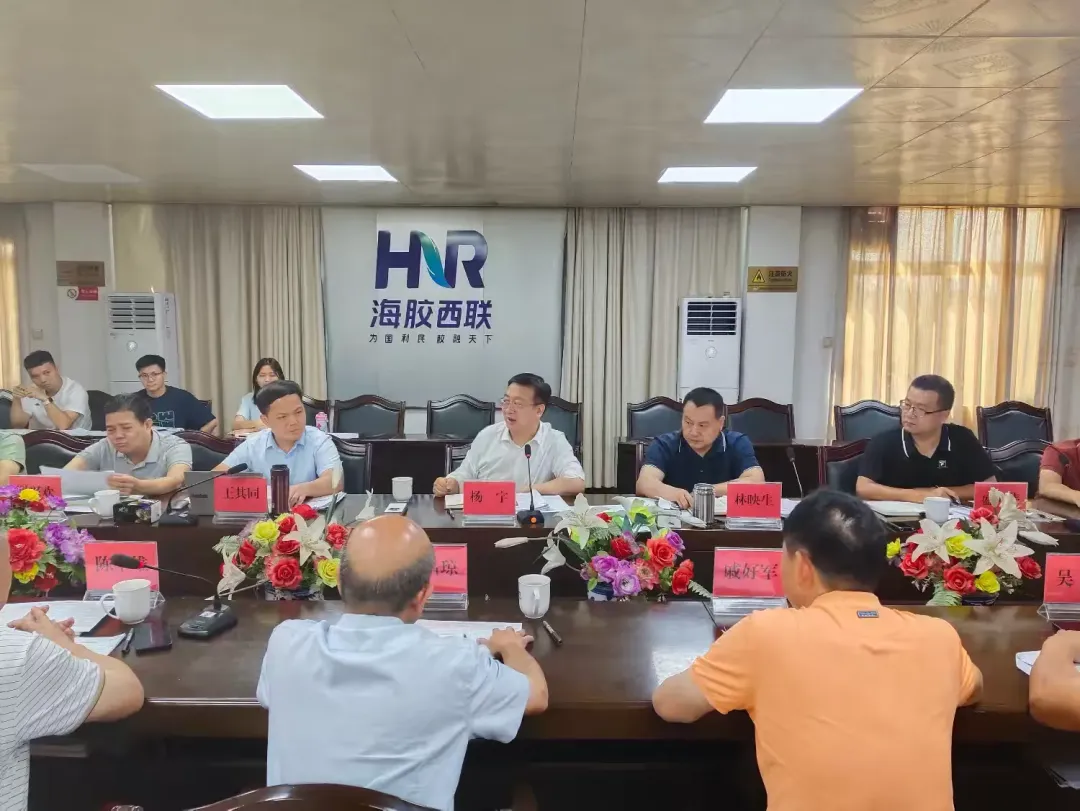 9373aad725474a1084e266bba2d1a13b